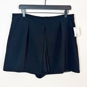 •ROBERT‎ RODRIGUEZ• Amber Crepe Pleated Skort Shorts in Smudge Black Size 10